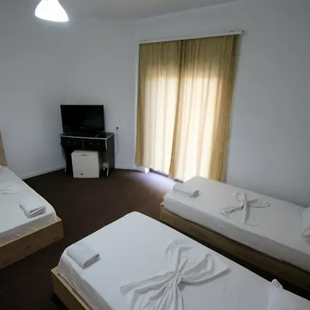 Freskia Hotel 3*