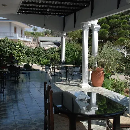 Freskia Hotel 3*